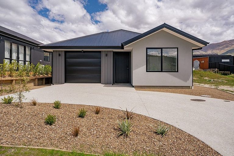 Photo of property in 201 Aubrey Road, Wanaka, 9305