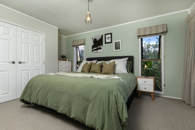 Photo of property in 33 Montclair Rise, Browns Bay, Auckland, 0630