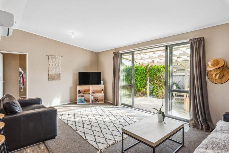 Photo of property in 7 Eruini Street, Waikanae Beach, Waikanae, 5036