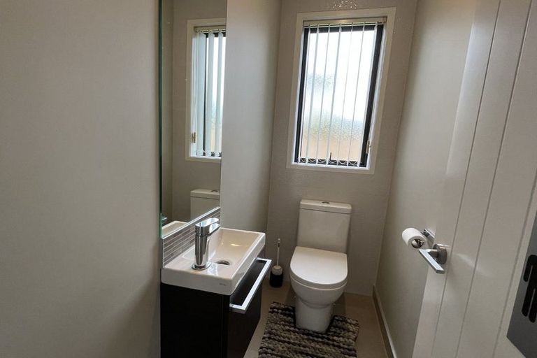 Photo of property in 2 Makaka Lane, Silverdale, 0932