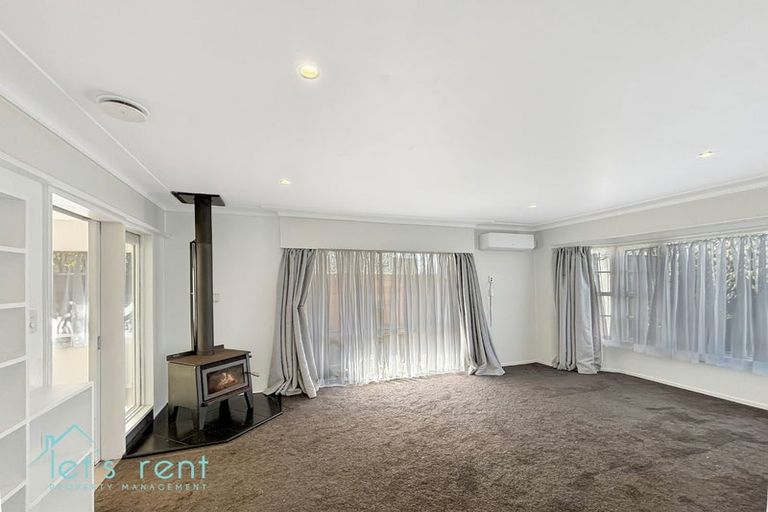 Photo of property in 8 Coulthard Terrace, Opaheke, Papakura, 2113