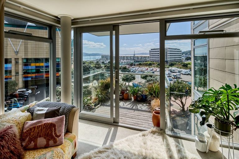 Photo of property in Piermont Apartments, 4e/82 Cable Street, Te Aro, Wellington, 6011