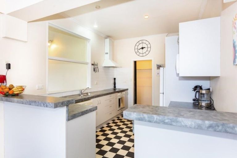 Photo of property in 16 Saint James Street, Southbridge, 7602