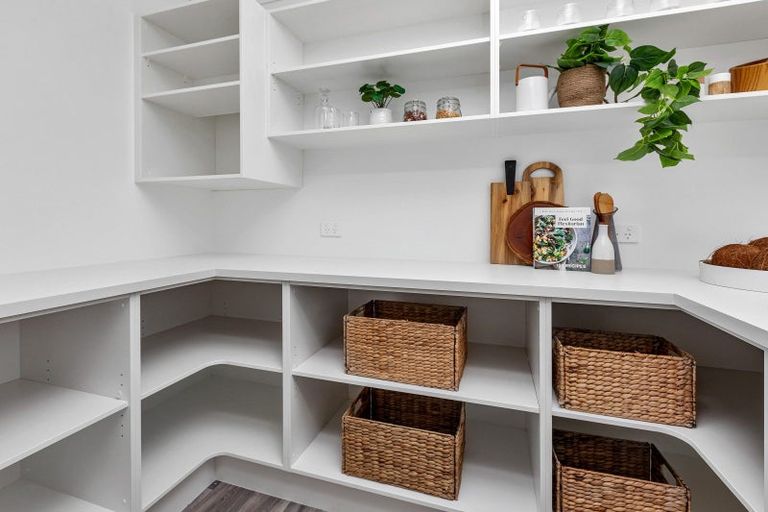 Photo of property in 55 Te Taniwha Road, One Tree Point, 0118