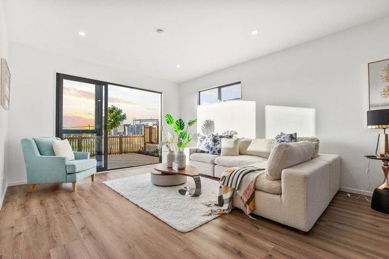 Photo of property in 12 Mairehau Street, Westgate, 0814