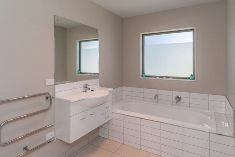 Photo of property in 4 Tamihana Street, Otaki, 5512