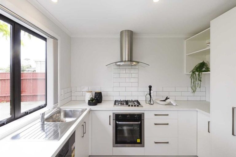 Photo of property in 20 Colonial Place, Kelvin Grove, Palmerston North, 4414