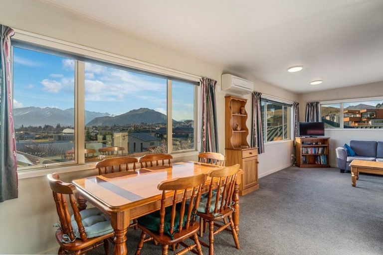 Photo of property in 9 Bob Lee Place, Wanaka, 9305