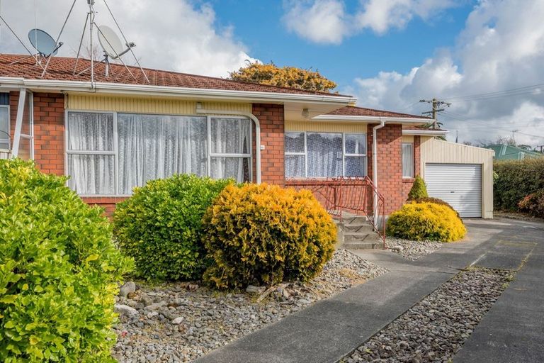 Photo of property in 2 Puriri Place, Levin, 5510