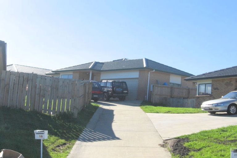Photo of property in 16 Carn Place, Weymouth, Auckland, 2103