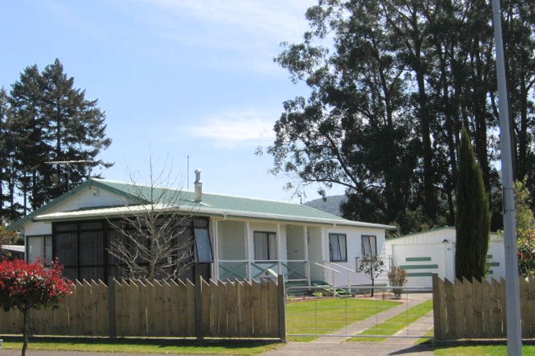 Photo of property in 6 Blomfield Street, Pukehangi, Rotorua, 3015