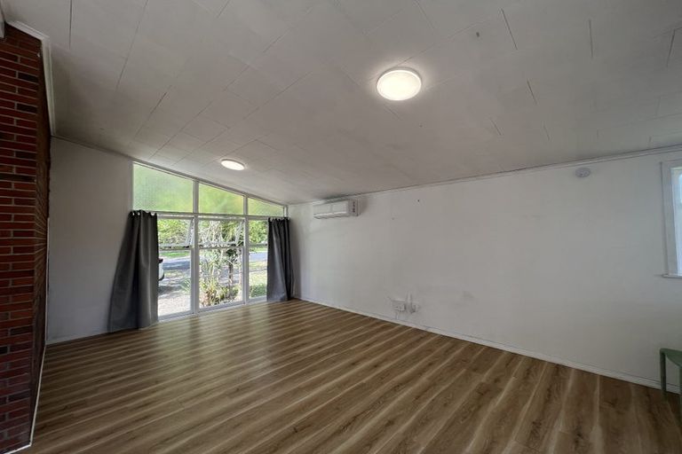 Photo of property in 11 Autumn Avenue, Glen Eden, Auckland, 0602