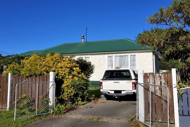 Photo of property in 7 Dublin Street, Wainuiomata, Lower Hutt, 5014