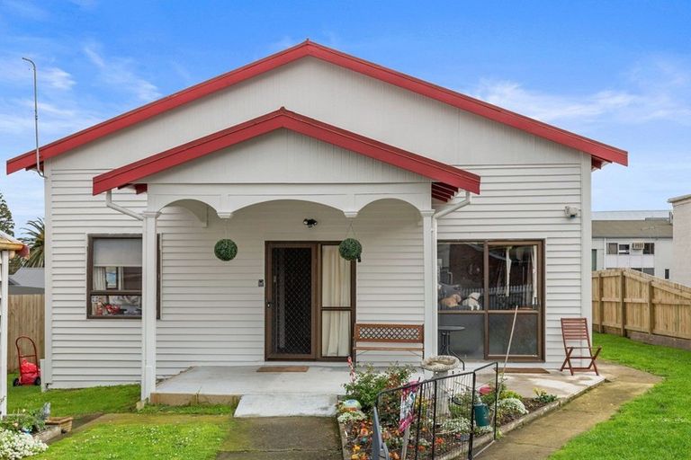 Photo of property in 12 Lawrence Avenue, Te Aroha, 3320