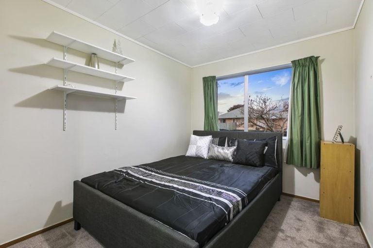 Photo of property in 2c Youngs Road, Papakura, 2110