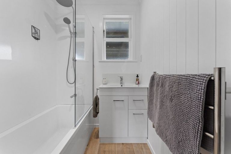 Photo of property in 6 Oriana Place, Highbury, Palmerston North, 4412