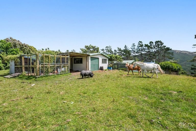 Photo of property in 10 Cottle Park Drive, Normandale, Lower Hutt, 5010