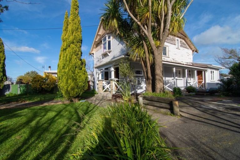 Photo of property in 98 Brandon Street, Featherston, 5710