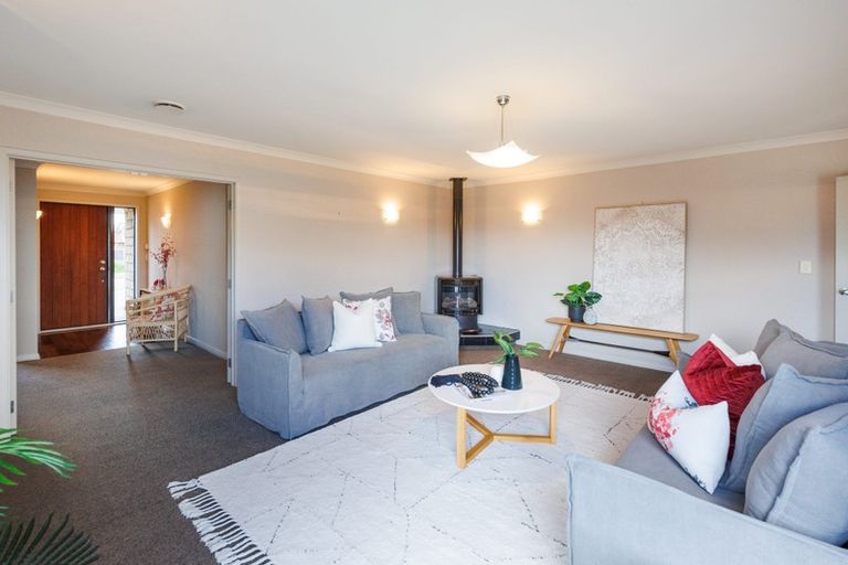 Photo of property in 33 Rodeo Drive, Kelvin Grove, Palmerston North, 4414