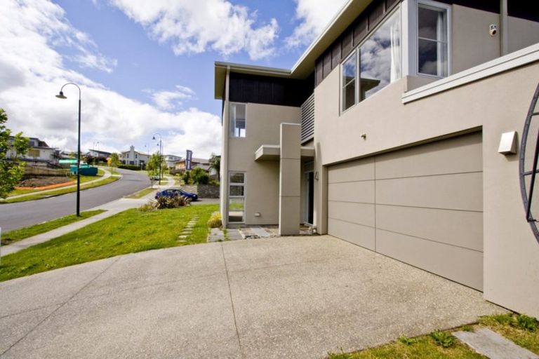 Photo of property in 3 Harrowglen Drive, Northcross, Auckland, 0632
