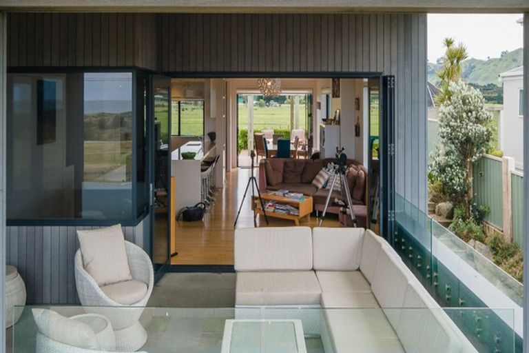 Photo of property in 154 Seaforth Road, Waihi Beach, 3611