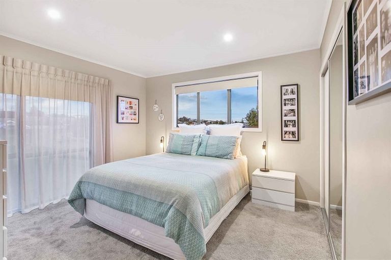 Photo of property in 1/40 Becroft Drive, Forrest Hill, Auckland, 0620