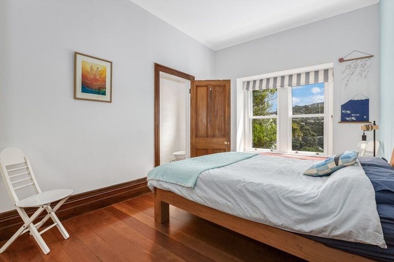 Photo of property in 125 Wadestown Road, Wadestown, Wellington, 6012