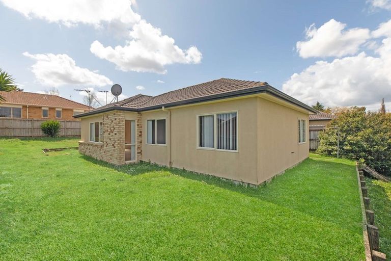 Photo of property in 16 Ashmere Lane, Weymouth, Auckland, 2103