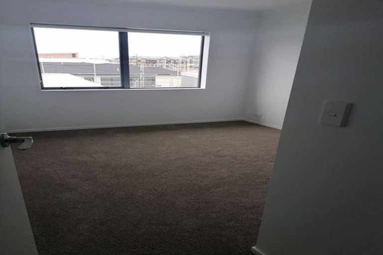 Photo of property in 28 Adlam Lane, Takanini, 2112