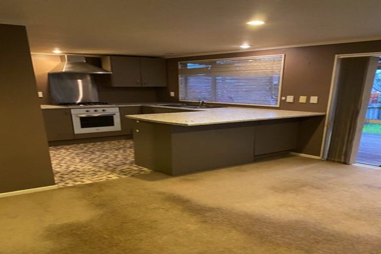 Photo of property in 57 View Road, Henderson, Auckland, 0612