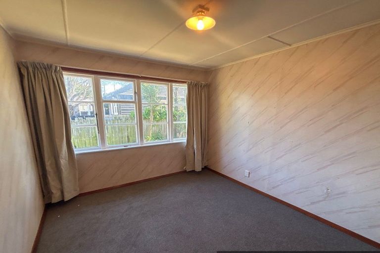 Photo of property in 33 Blighs Road, Bryndwr, Christchurch, 8053