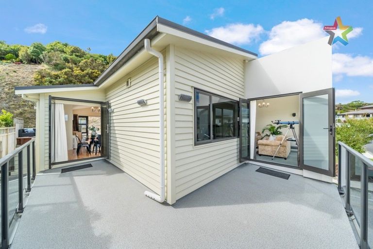Photo of property in 93 Cedar Street, Maungaraki, Lower Hutt, 5010