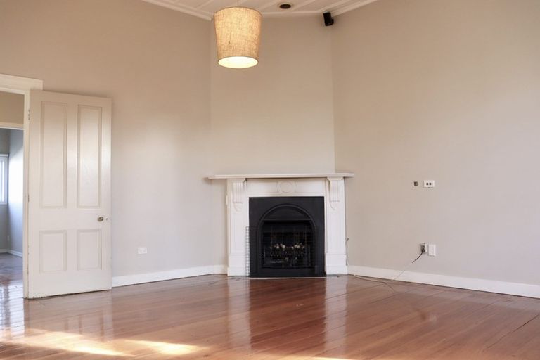 Photo of property in 34 Mozeley Avenue, Devonport, Auckland, 0624