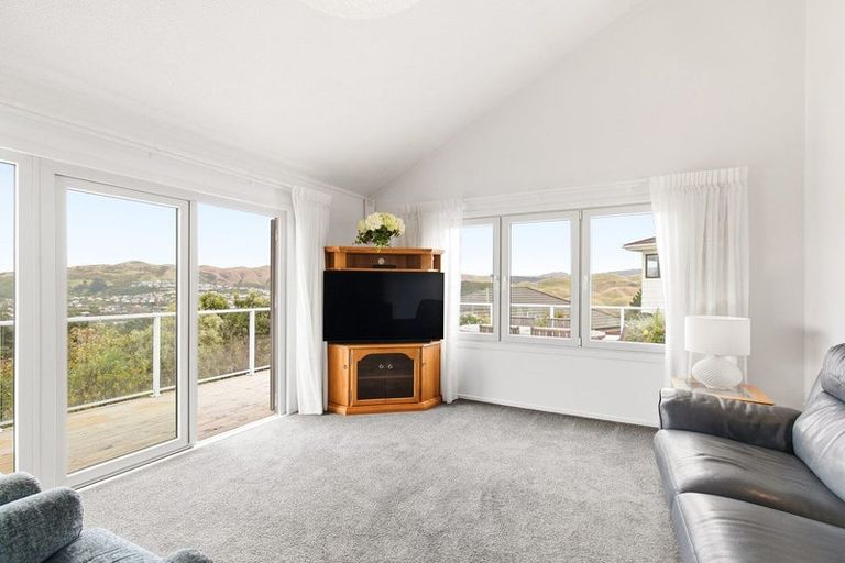 Photo of property in 5 Trinidad Crescent, Grenada Village, Wellington, 6037