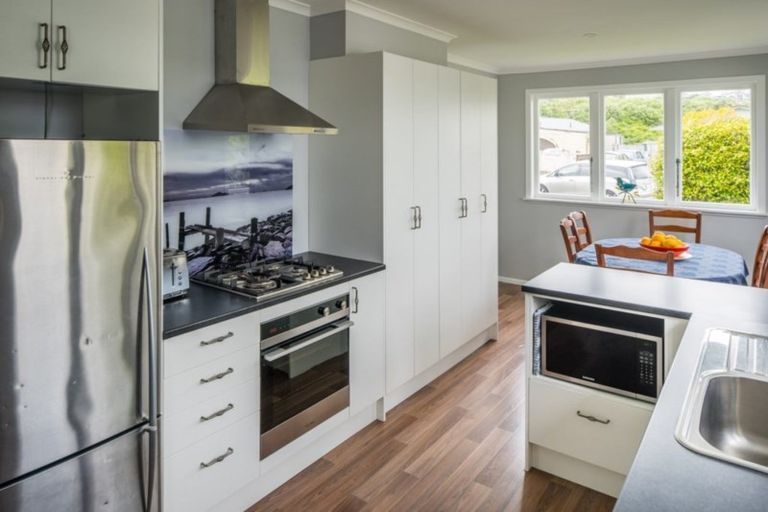 Photo of property in 12 Clematis Grove, Maungaraki, Lower Hutt, 5010