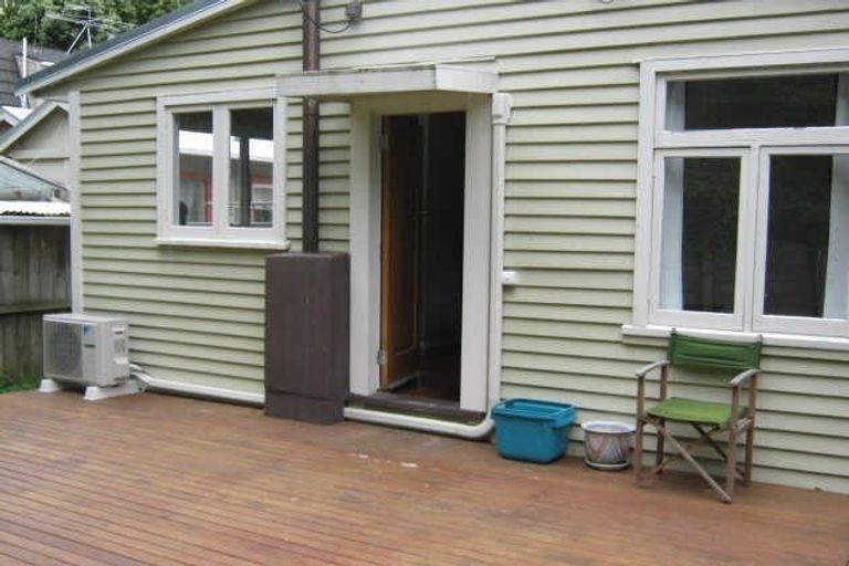 Photo of property in 21a Akatea Street, Berhampore, Wellington, 6023