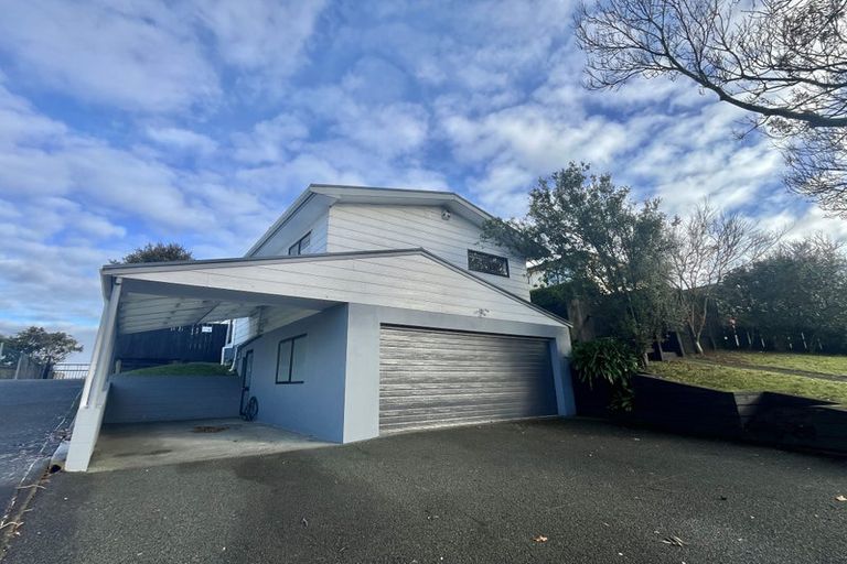 Photo of property in 1/13 Everglade Drive, Goodwood Heights, Auckland, 2105