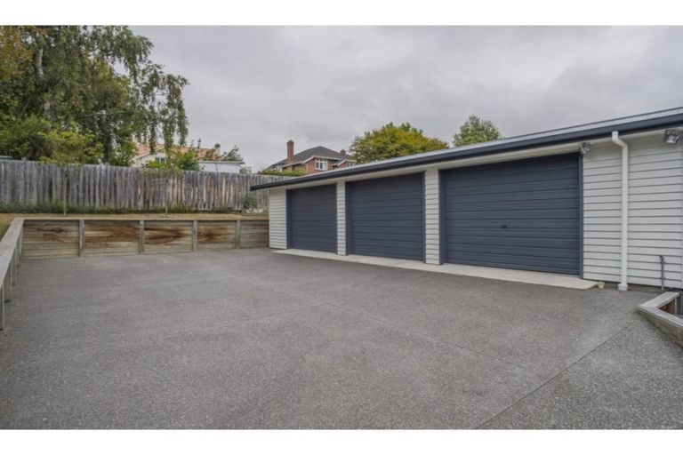 Photo of property in 16 Grasmere Street, Waimataitai, Timaru, 7910