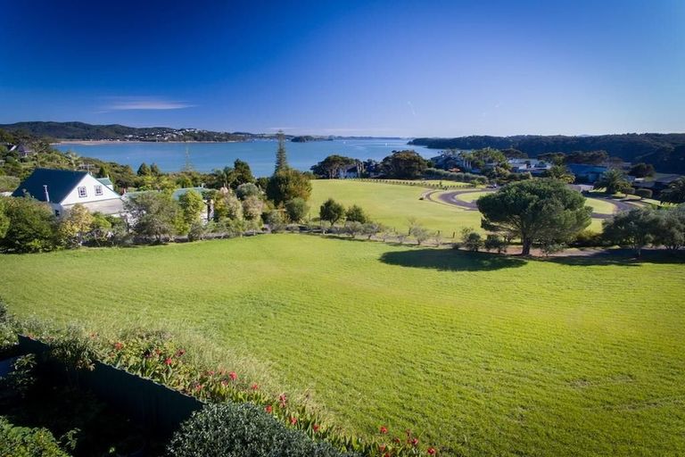 Photo of property in 3 James Clendon Place, Okiato, Russell, 0272