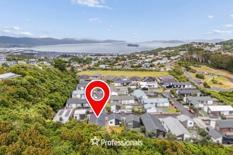 Photo of property in 12 Otonga Heights, Maungaraki, Lower Hutt, 5010