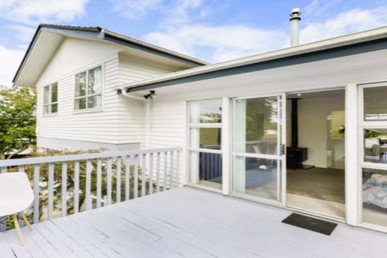Photo of property in 10 Yarra Place, Botany Downs, Auckland, 2010