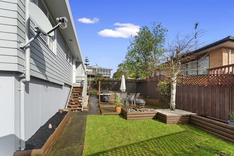 Photo of property in 2/85 Harmel Road, Glendene, Auckland, 0602