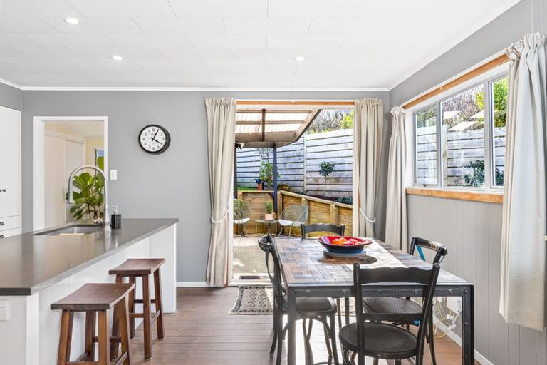 Photo of property in 26 Seatoun Avenue, Leigh, Warkworth, 0985