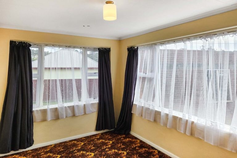 Photo of property in 13 Hawthorn Crescent, Stokes Valley, Lower Hutt, 5019