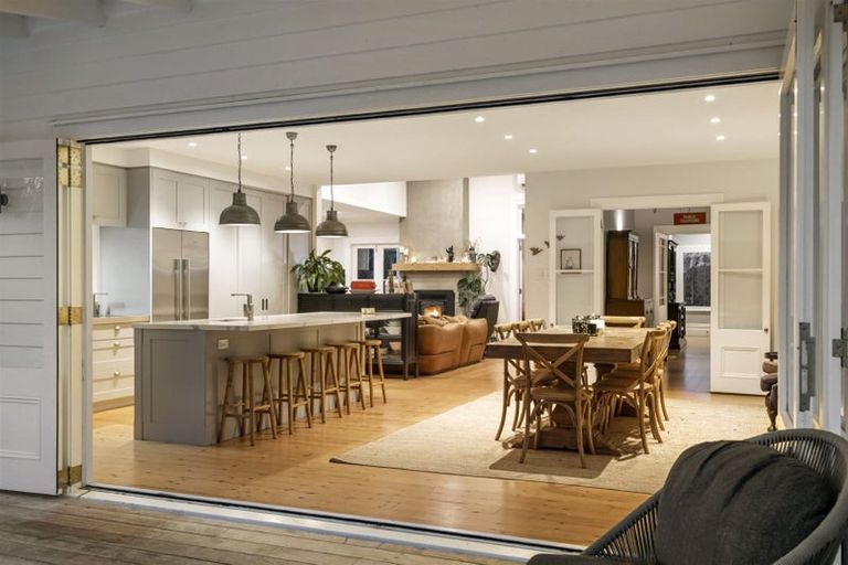 Photo of property in 1073 Kahikatea Flat Road, Waitoki, Kaukapakapa, 0871