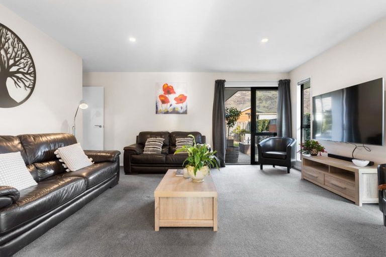 Photo of property in 8 Judge And Jury Drive, Lake Hayes, Queenstown, 9304