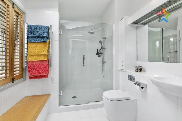 Photo of property in 437 Muritai Road, Eastbourne, Lower Hutt, 5013