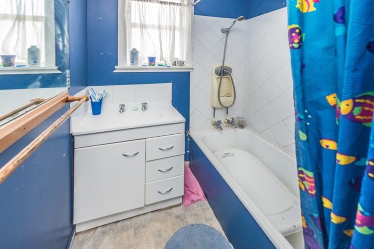 Photo of property in 20 Egmont Street, Castlecliff, Whanganui, 4501