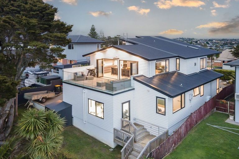 Photo of property in 167 Sandspit Road, Shelly Park, Auckland, 2014