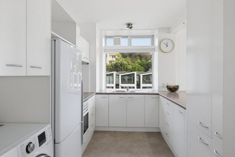 Photo of property in Jerningham Apartments, 20 Oriental Terrace, Oriental Bay, Wellington, 6011